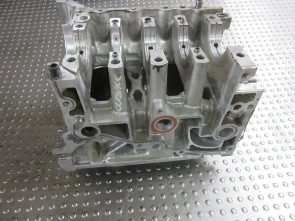 Subaru Outback V 2.5i Moottorilohko - Käytetty OEM image 10