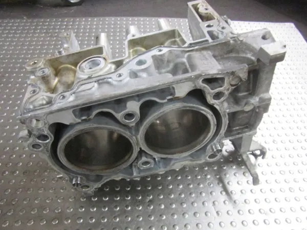 Subaru Outback V 2.5i Moottorilohko - Käytetty OEM image 4