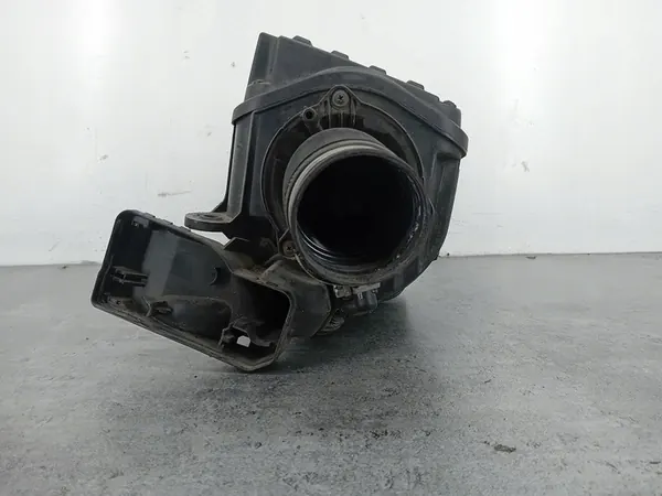 Ilmansuodattimen kotelo VW Passat B6 2.0 image 2