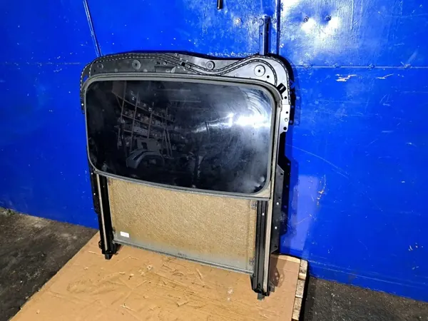 Toit Ouvrant Volvo S60 OEM 31299225 - État Utilisé image 4
