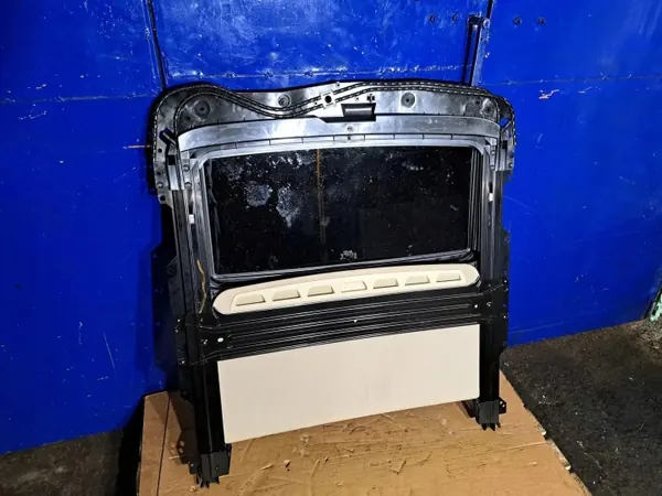 Toit Ouvrant Volvo S60 OEM 31299225 - État Utilisé image 6