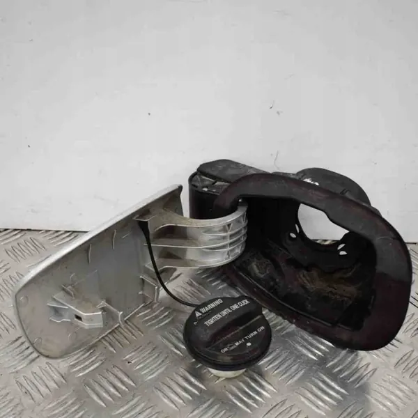 Hyundai Genesis Coupe bränsletankslock OEM 815952M000 image 3