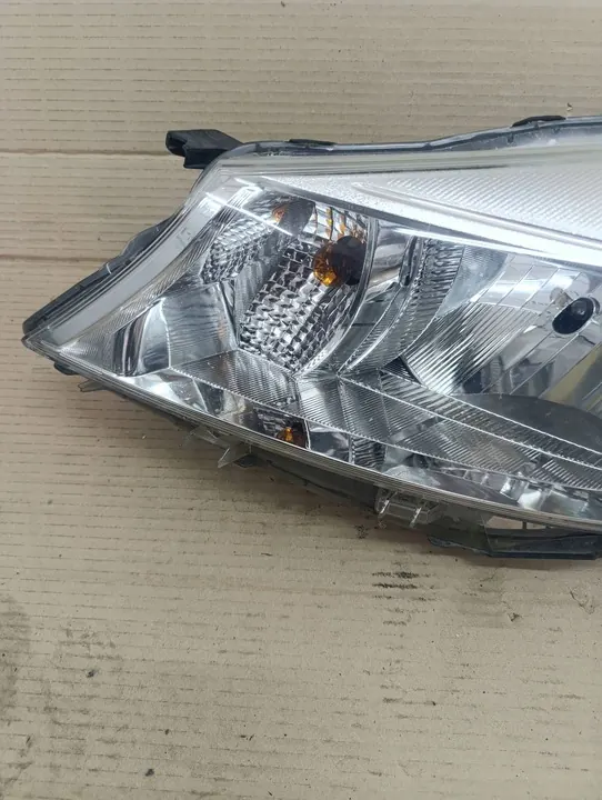 Faros Izquierdo Toyota Yaris III 11-15 image 2