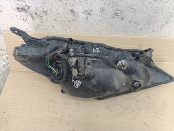 Faros Izquierdo Toyota Yaris III 11-15 image 6