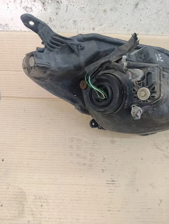 Faros Izquierdo Toyota Yaris III 11-15 image 7