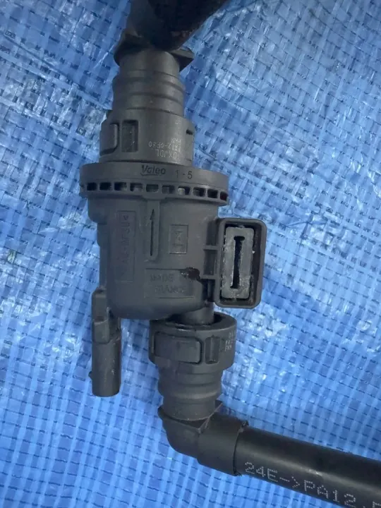 Brandstofdampsensor OEM 149305385R Renault Austral image 9