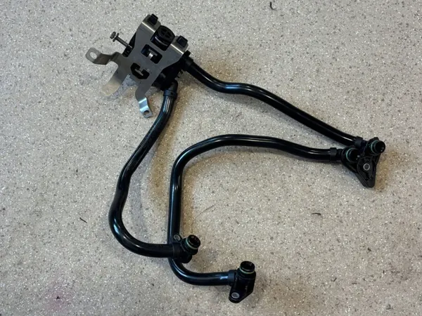 BMW X3 G01 Ölkühlerleitung OEM 8481575 - Gebraucht image 2