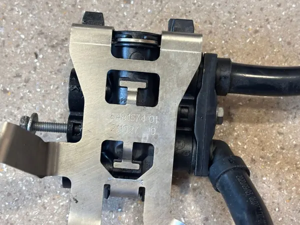 BMW X3 G01 Ölkühlerleitung OEM 8481575 - Gebraucht image 8