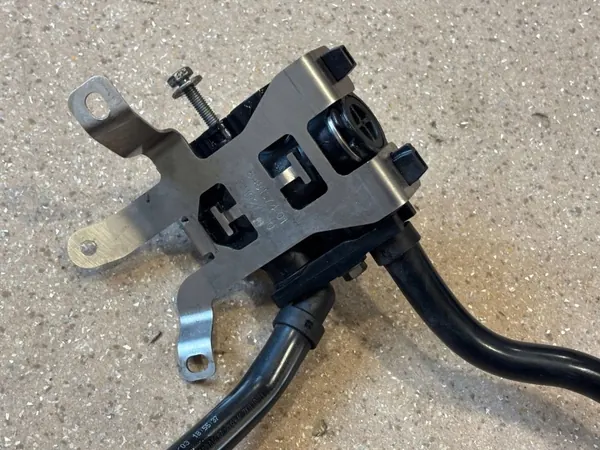 BMW X3 G01 Ölkühlerleitung OEM 8481575 - Gebraucht image 9