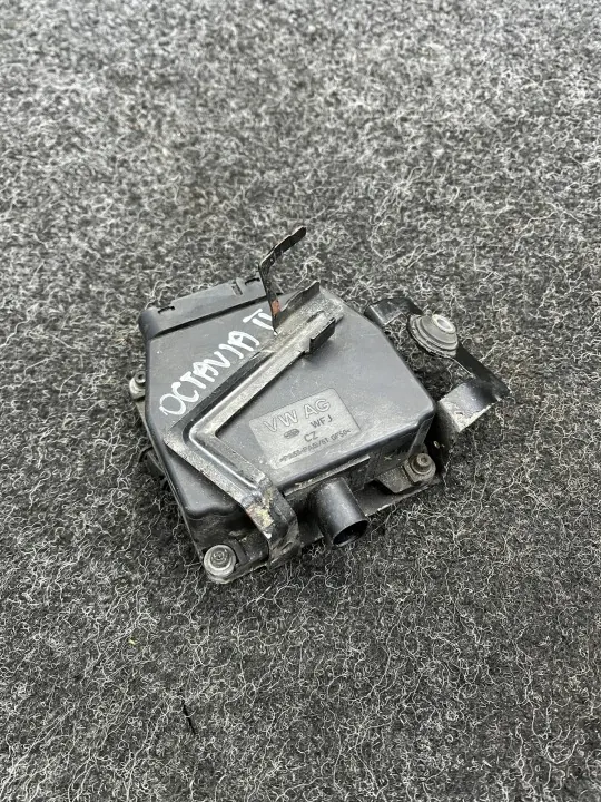 Skoda Octavia II solenoidklep OEM 6Q0906625 image 2