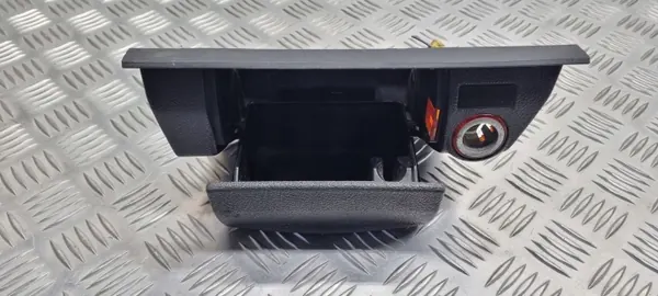 Cinzeiro Volkswagen Caddy OEM 2K1857961E - Usado image 2