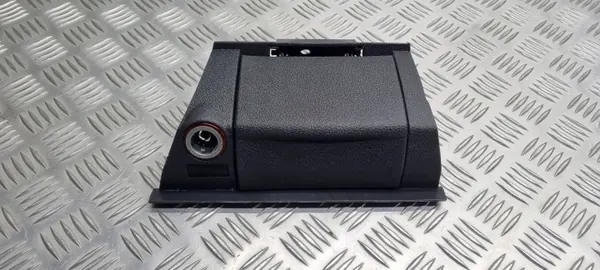 Cinzeiro Volkswagen Caddy OEM 2K1857961E - Usado image 6