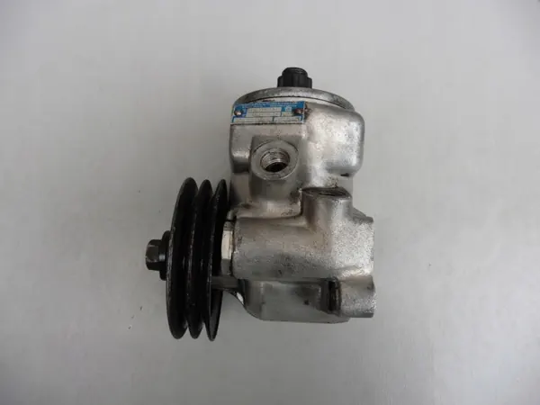 Pompe direction assistée Mercedes W126 OEM 1264601480 image 2