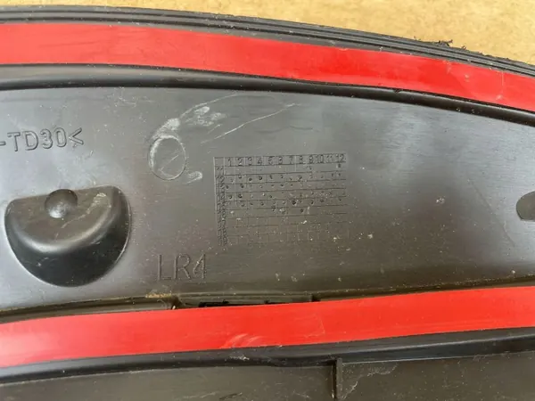 OEM 8K9853818A Lokasuojus Oikea Taka Audi A4 image 9