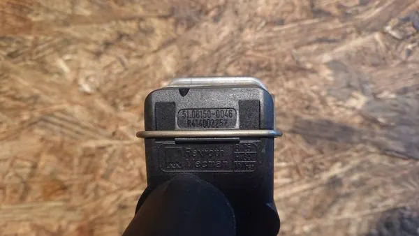 Válvula Cilindro MAN TGX OEM 51081500046 - Usado image 3