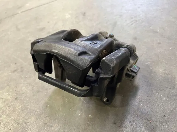 OEM Zaciskiq7tyl takajarrupuristin Audi A4 B9:lle image 7