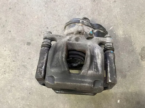 OEM Zaciskiq7tyl takajarrupuristin Audi A4 B9:lle image 8
