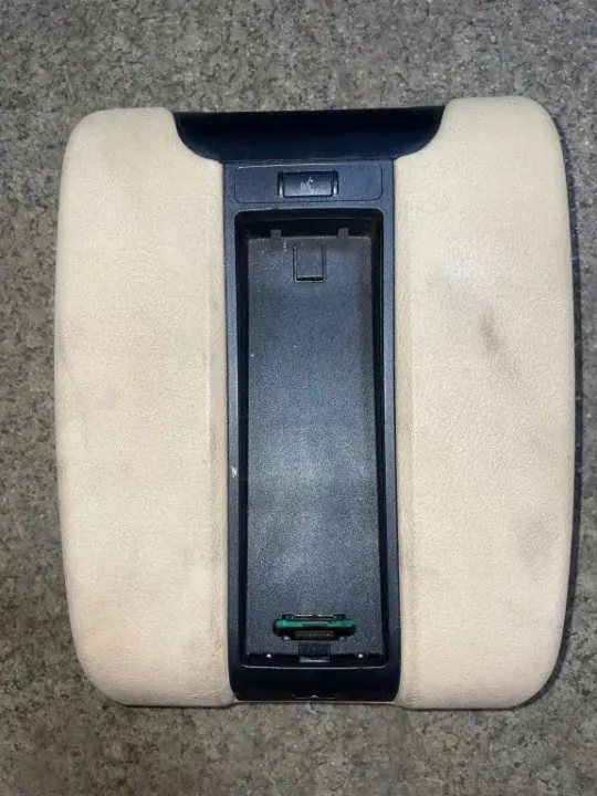 BMW E39 middenconsole armsteun OEM 804033 image 5