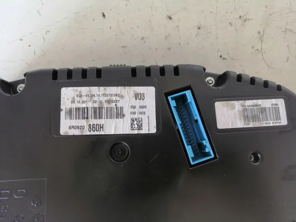 VW Polo Dashboard Klok 6R0920860H image 3