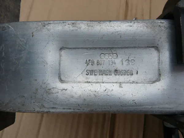 AUDI A6 C6 Etupuskuri Vahvistus 4F0807111E image 7
