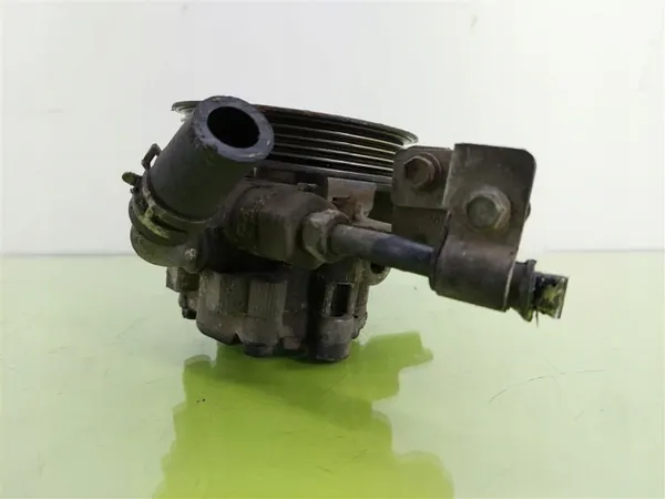 Ohjaustehostimen pumppu Toyota Corolla Verso I 2001-2004 2.0 D4D image 4