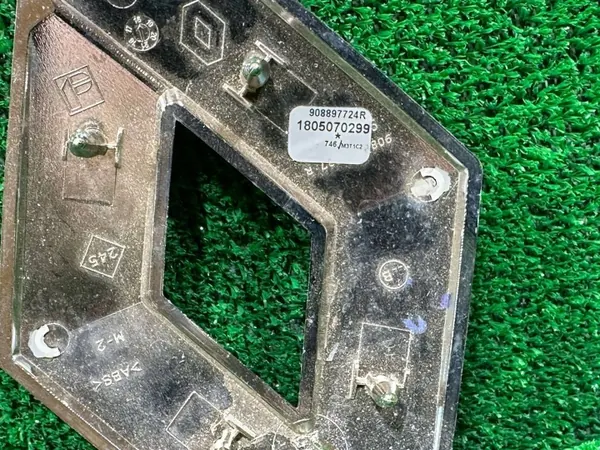 Emblema Portón Trasero Renault Captur I Lift OEM 908897724R image 3