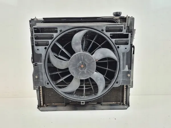 Radiador de refrigeración de agua BMW X5 E53 OEM 1439099 image 7