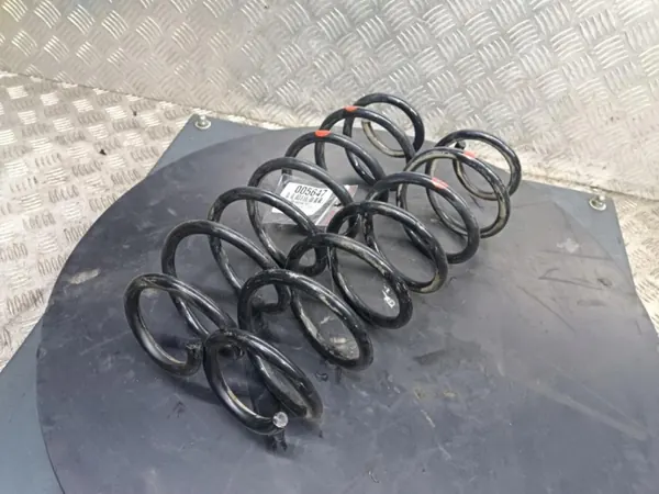 Toyota Yaris Cross Taka-Jouset OEM Wrakowisko-5647- image 2