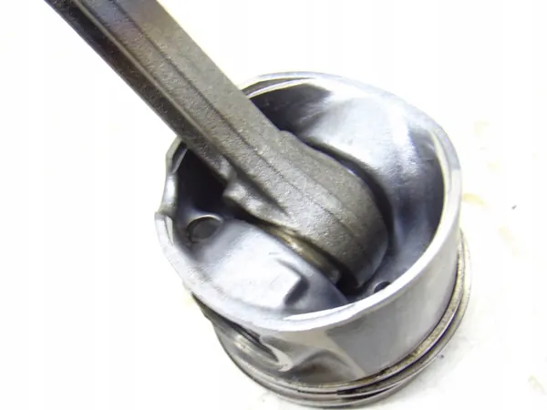 Piston 31303100 pour moteur Volvo D5 2.4L image 4