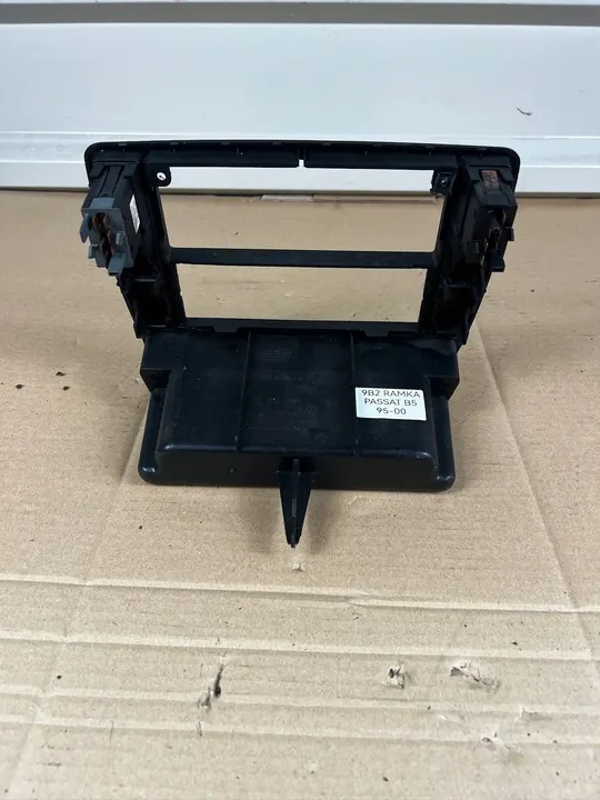 Moldura de Console Central Volkswagen Passat B5 1995-2000 image 2