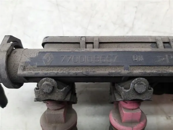 Brandstofrail Renault Clio II 1.1 1998-2001 7700108667 image 3