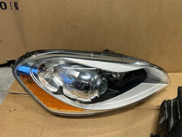VOLVO XC60 I 2008-2013 Xenon Ajovalosetti OEM image 7