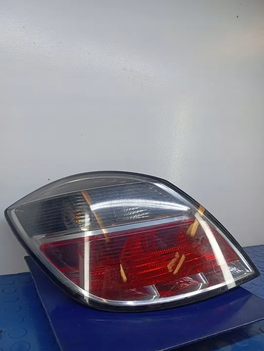 LÁMPARA TRASERA IZQUIERDA OPEL ASTRA H III HATCHBACK 93190306 image 2