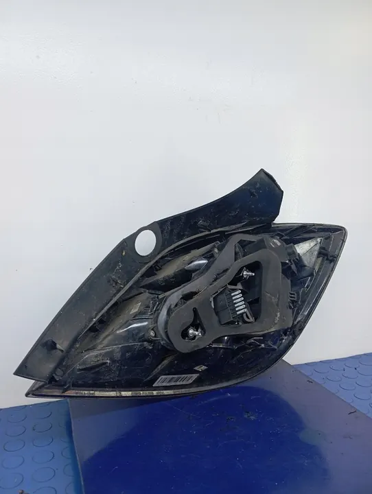 LÁMPARA TRASERA IZQUIERDA OPEL ASTRA H III HATCHBACK 93190306 image 6