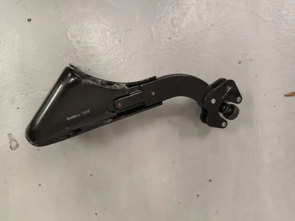 Carrilho guia porta deslizante Mercedes W639 OEM A6397601647 image 2