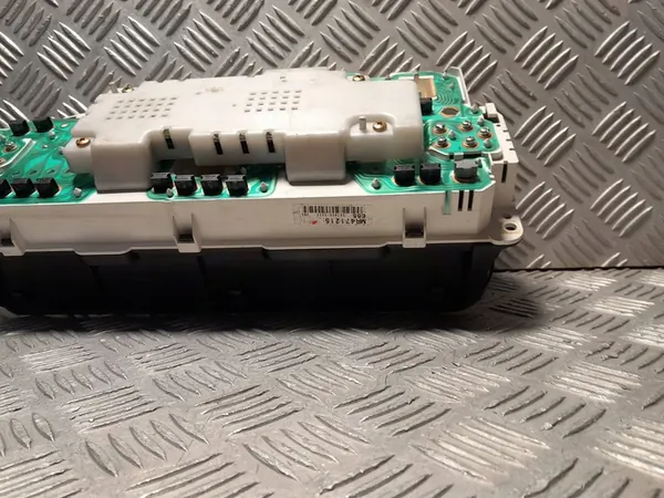Mitsubishi Galant Speedometer 2.5 V6 MR471215 image 10