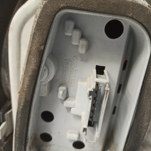 LÁMPARA TRASERA DERECHA VOLKSWAGEN POLO IV 6Q6945096G image 7