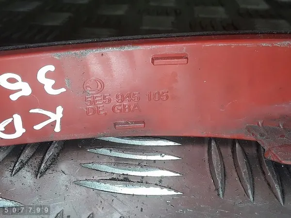 Reflector de luz trasera Skoda Octavia 2015 5e5945105 image 5