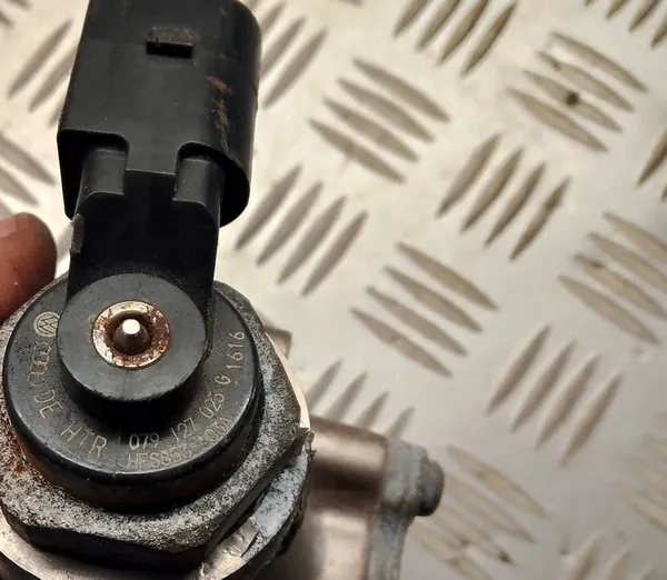 AUDI S5 QUATTRO 4.2 FSI V8 Korkeapainepumppu 079127025G image 3