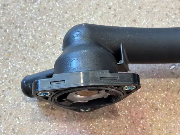 Termostato Lexus OEM LPV15949 - Estado usado image 3