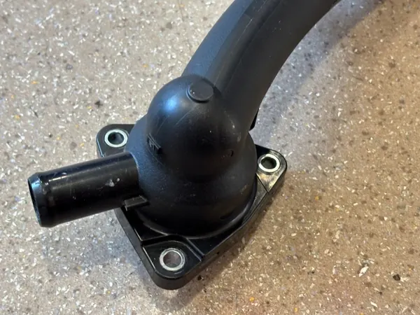 Termostato Lexus OEM LPV15949 - Estado usado image 4