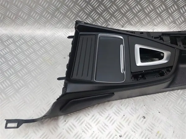 Mittkonsol armstöd OEM 83374101 BMW 2 F22 M240i image 6