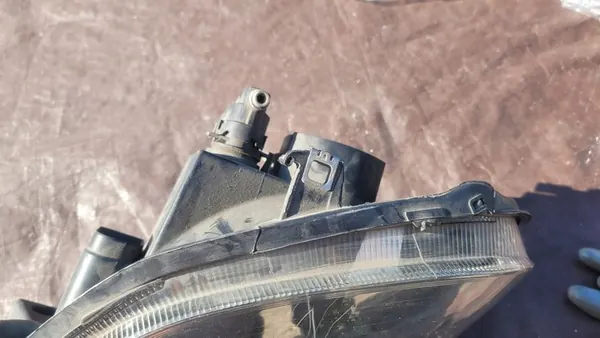 FARO ESQUERDO RENAULT TRAFIC II 8200701354 image 4