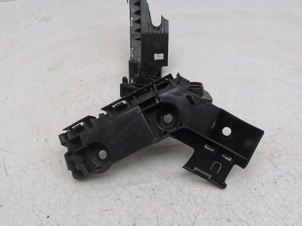 Volkswagen Golf VIII 2022 Suporte de para-choque traseiro esquerdo OEM image 7