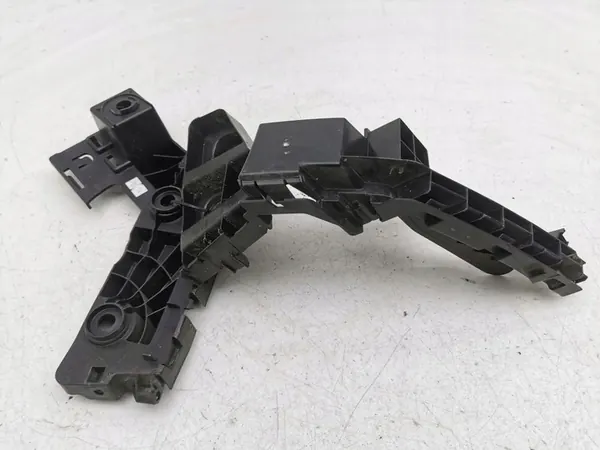 Volkswagen Golf VIII 2022 Suporte de para-choque traseiro esquerdo OEM image 9