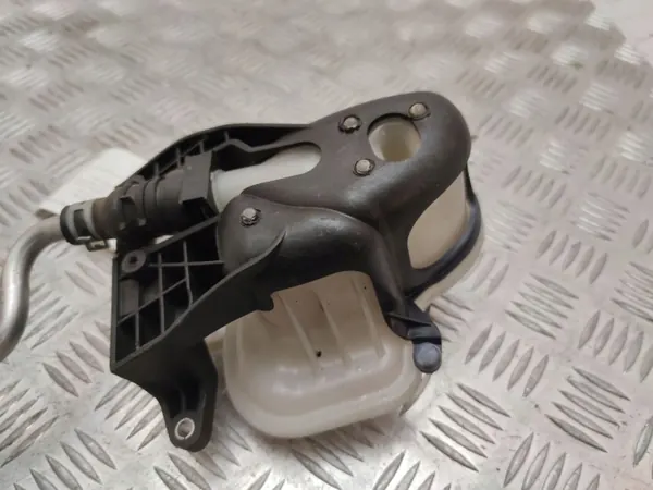 Kylvätske expansionsbehållare OEM A2782000385 image 3