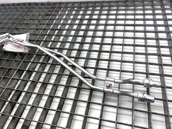 Tuyaux d'eau boîte Mercedes GLE OEM A1675005202 image 3