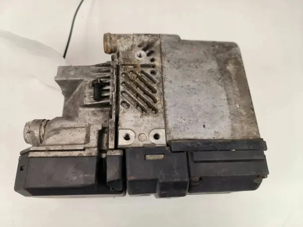 Calentador auxiliar Webasto Audi A8 S8 D2 4D 2001 OEM 4D0815069E image 4