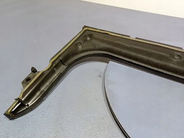Mercedes GLS X167 Cobertura de Parede OEM A1676207002 image 3