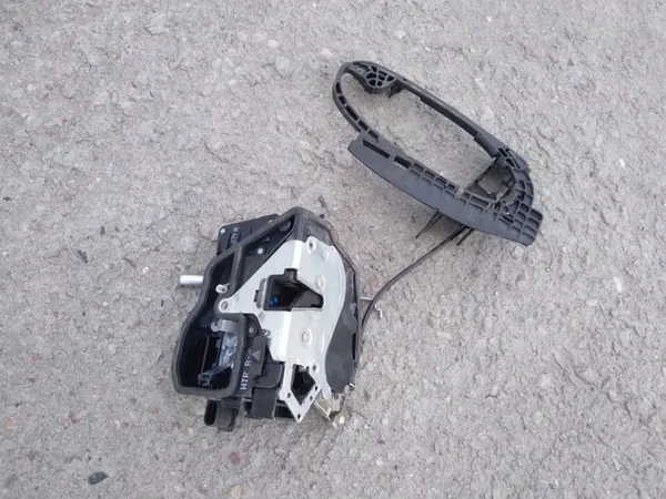 Suporte Maçaneta Porta Direita Traseira BMW OE Usado image 3